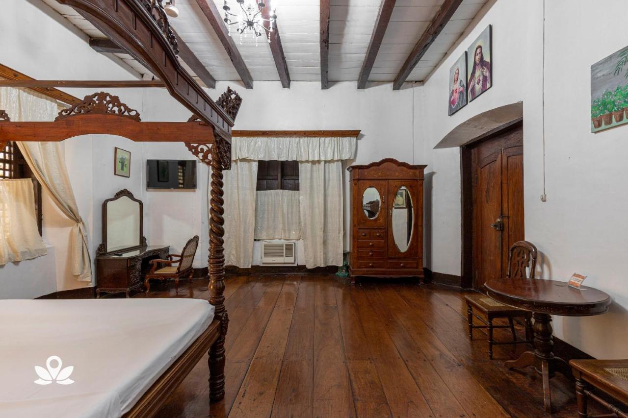 Villa Angela Heritage House Vigan Bagian luar foto