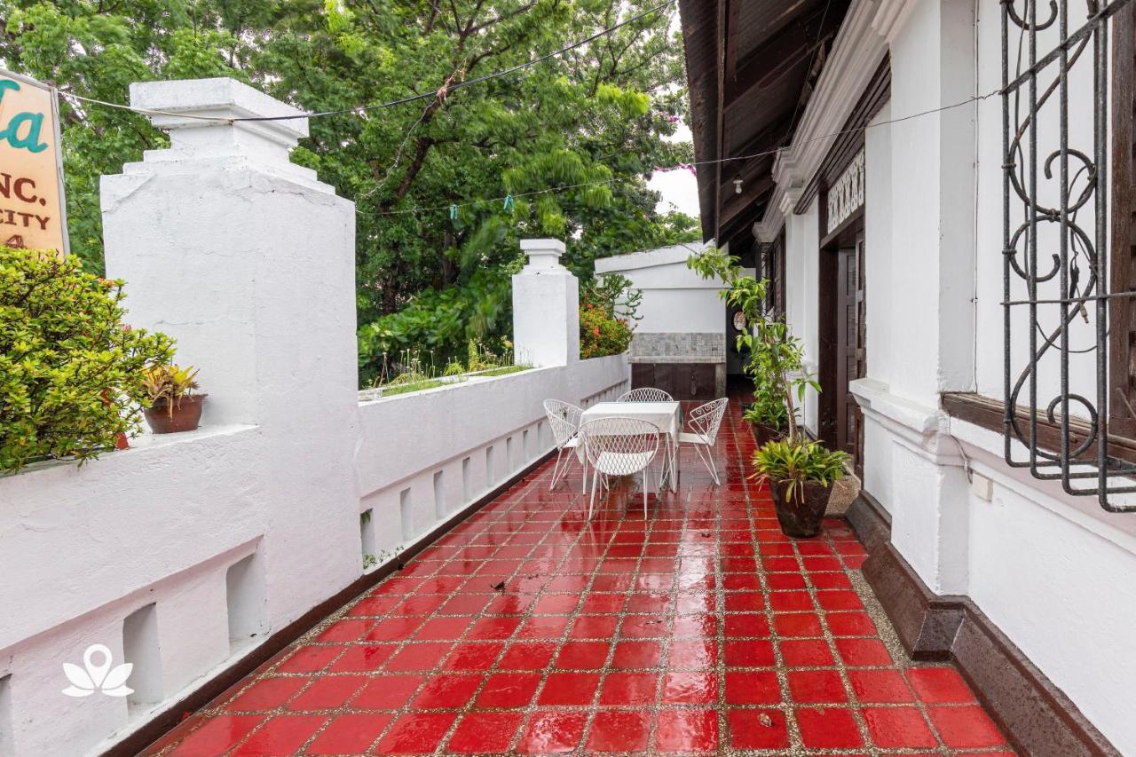 Villa Angela Heritage House Vigan Bagian luar foto